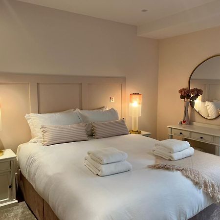 The Pink Palace At Ryedale House York Bagian luar foto